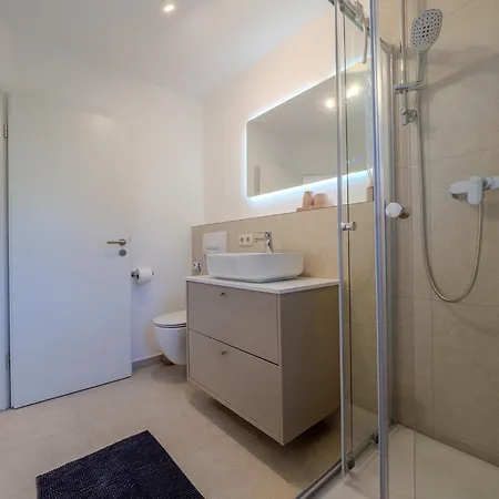 Stylische Loft-maisonette Mit Galerie Und Burgblick Fuer 6 Gaeste Διαμέρισμα *