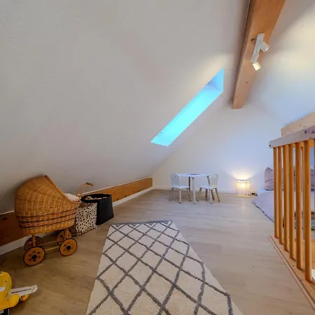 Stylische Loft-maisonette Mit Galerie Und Burgblick Fuer 6 Gaeste *