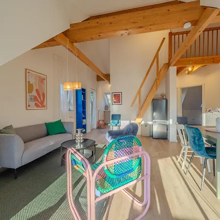 Stylische Loft-maisonette Mit Galerie Und Burgblick Fuer 6 Gaeste