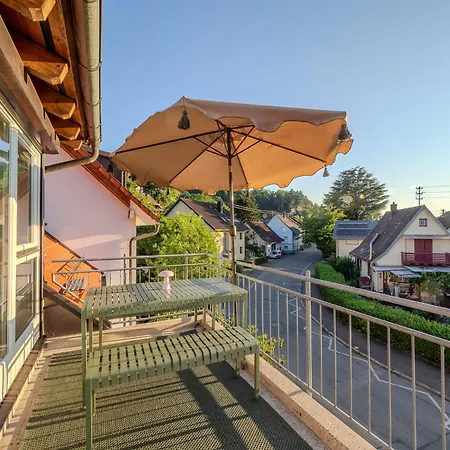 Stylische Loft-maisonette Mit Galerie Und Burgblick Fuer 6 Gaeste *